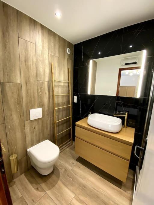 Appartamento Madonna Elegance, Proche Sanctuaire, 95M2 Lourdes Esterno foto
